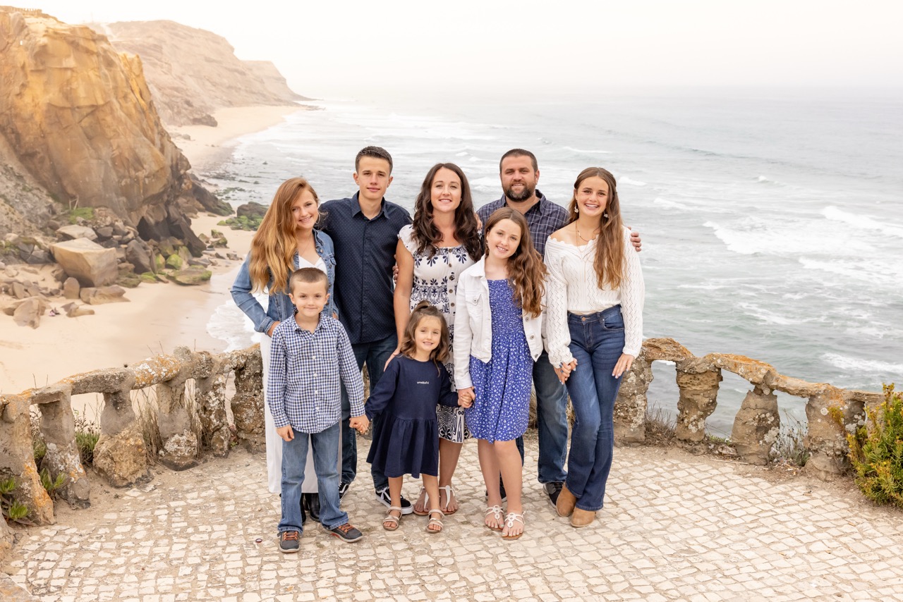 Robert and Jenni Hanson with their six children — a missionary family in Santa Cruz, Portugal